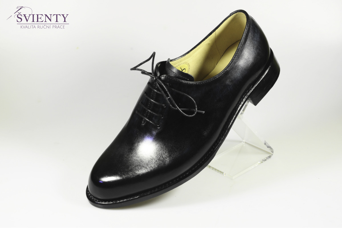 Ručně šité rámové boty Oxford Wholecut černé