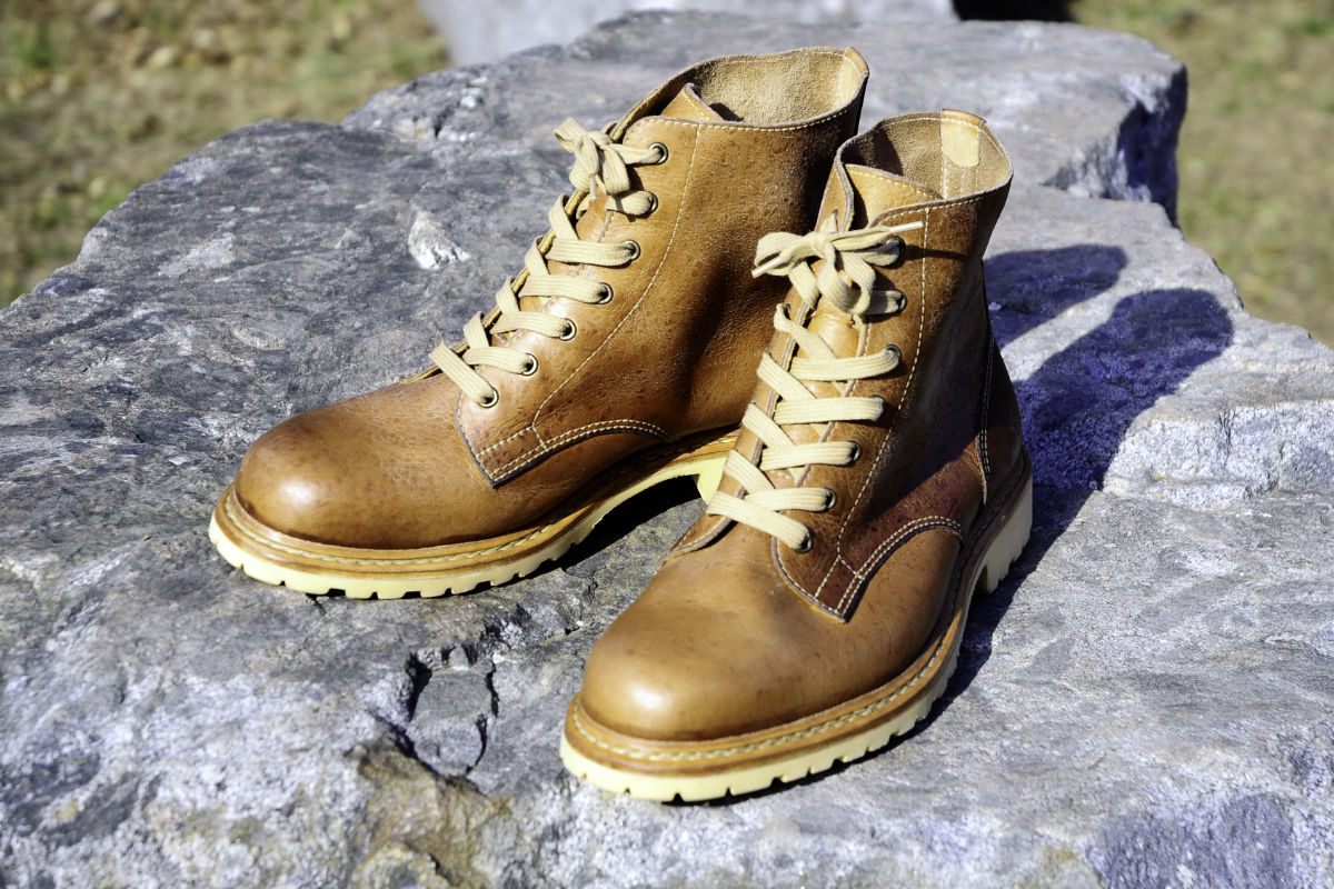 Namibia - bota do Africké savany.