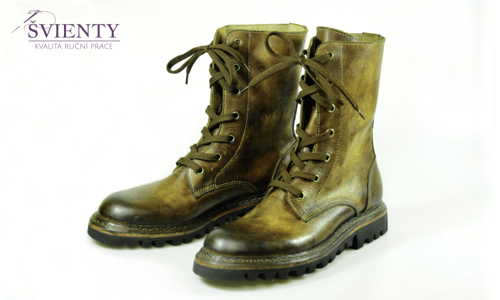 Namibia - bota do Africké savany.